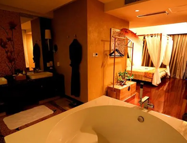 杭州余杭养生会所的黄昏恋：当爱情遇上八十岁